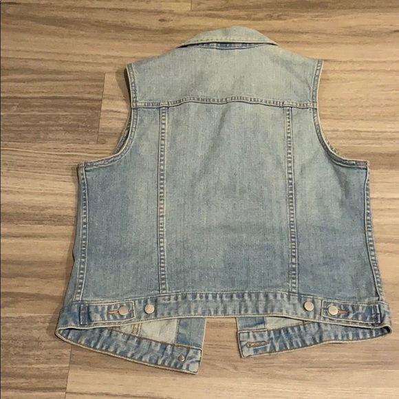 Gap Light Wash Button Denim Vest - Picture 3 of 7